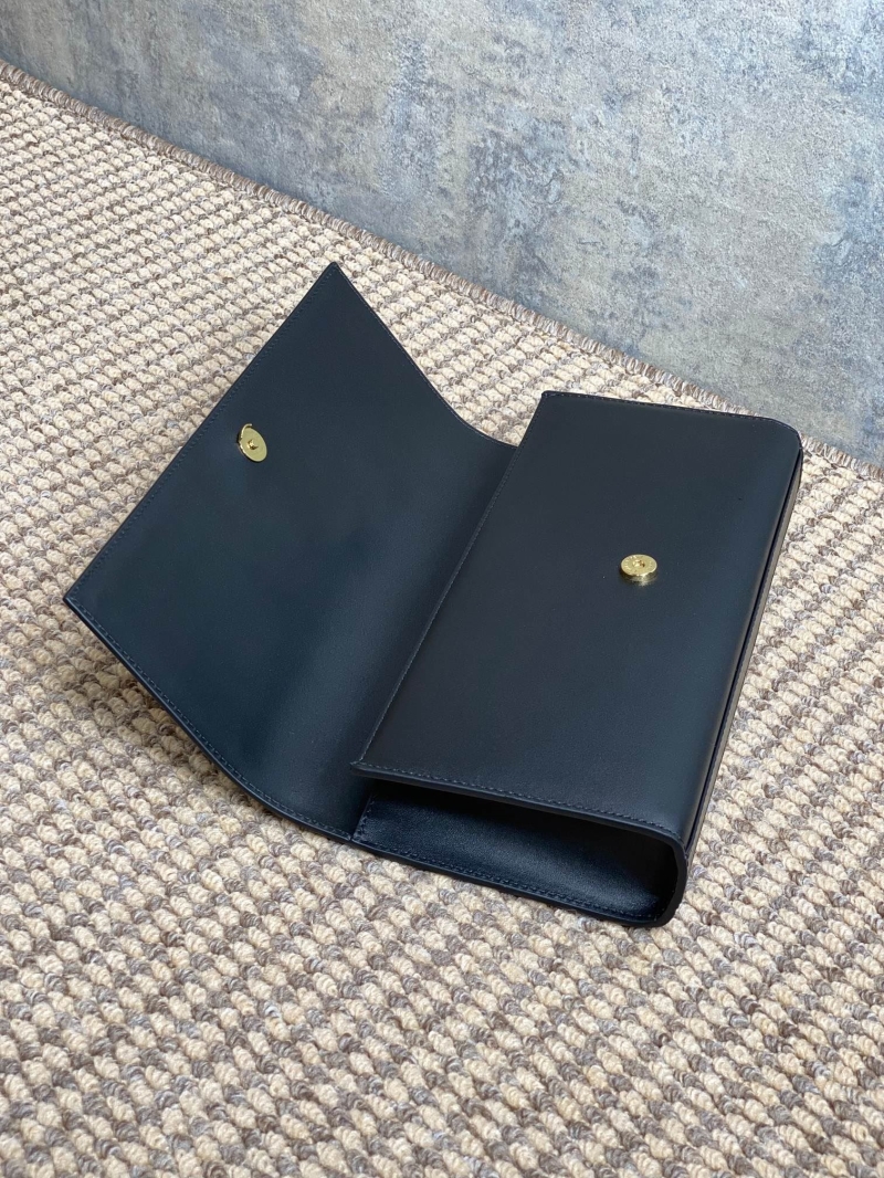 Y51 clutch bags